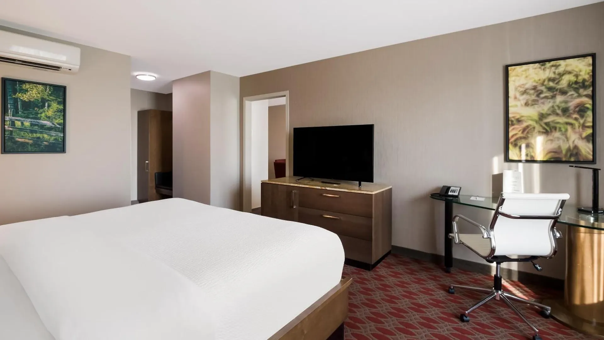 Hotel 11, Mod A Sonesta Collection YYC