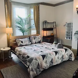  Apartment 250 Charming Studio A3, Downtown Canada